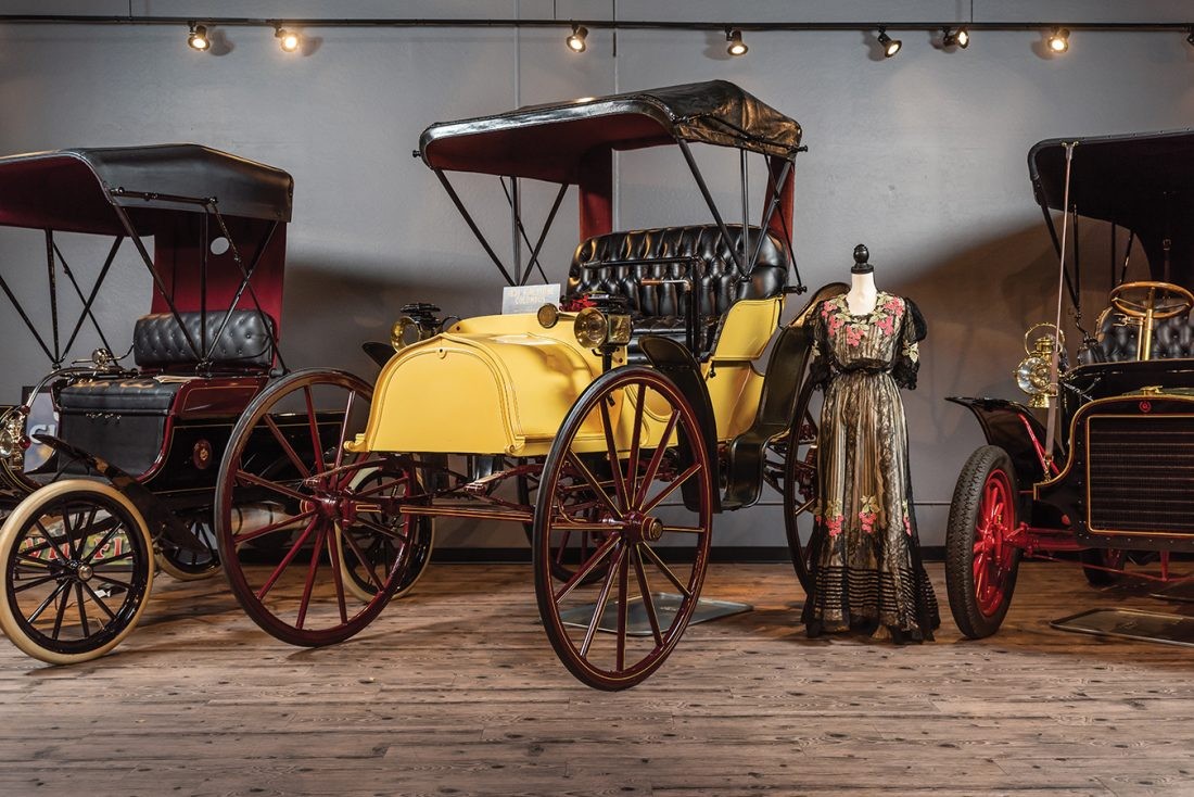 1908-Columbus-10-Horsepower-2-Cylinder-Auto-Buggy