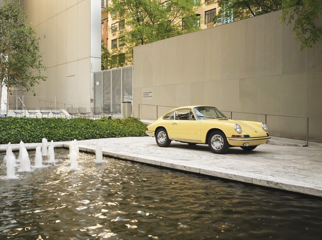 1965_Porsche_911_coupe
