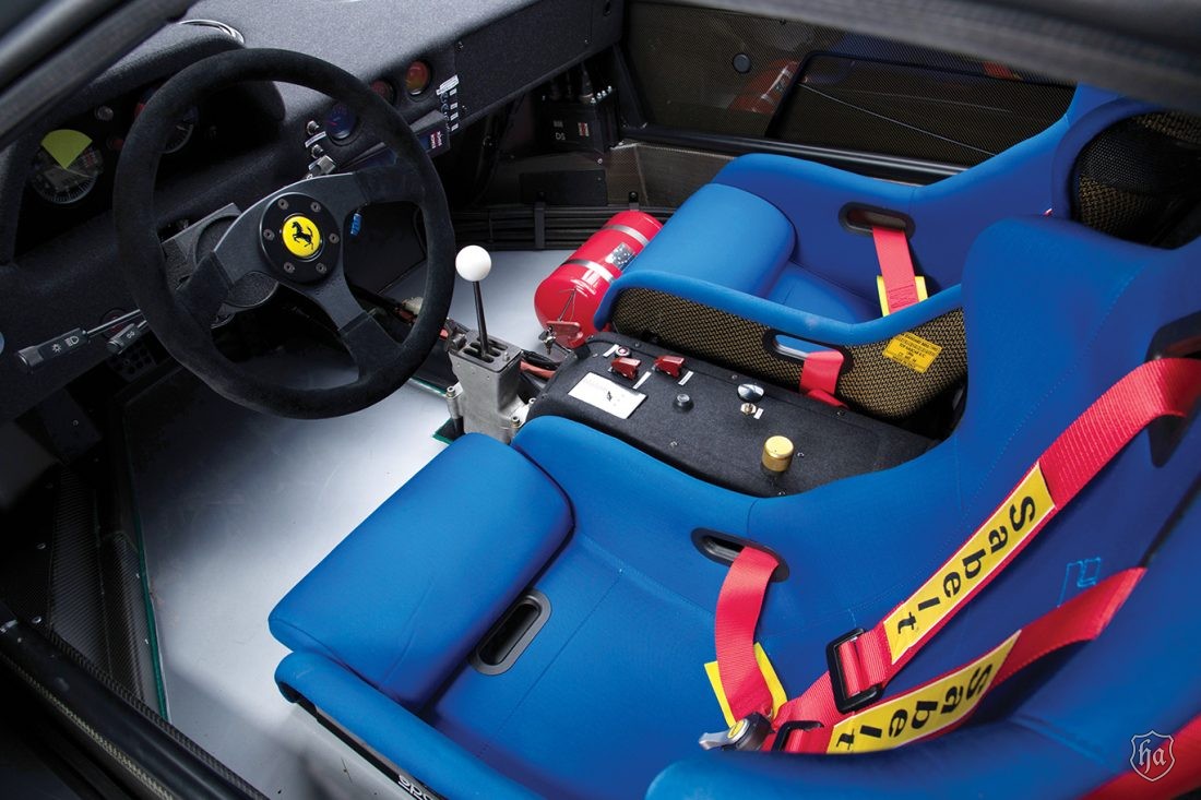 1989-Ferrari-F40-Interior