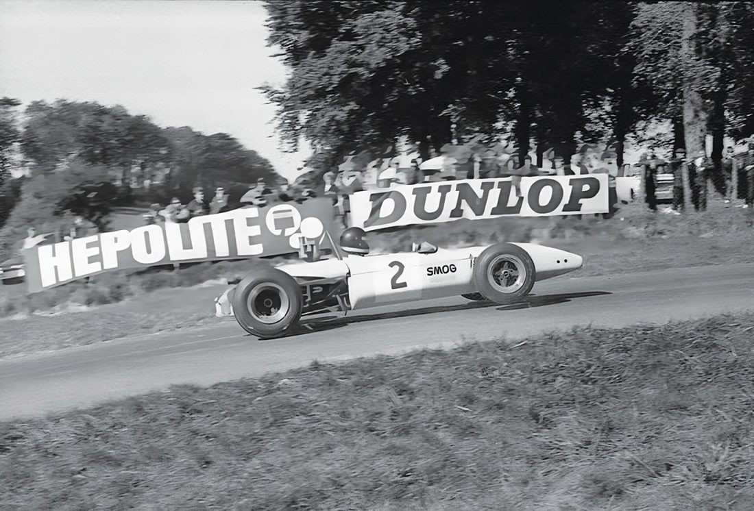Ronnie-Peterson-March-Car-1969-at-Cadwell-Park-England